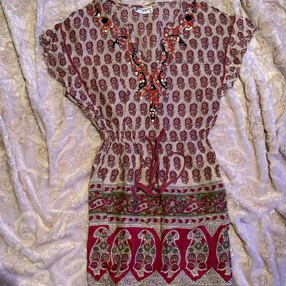 Size small Magazine red and tan blouse